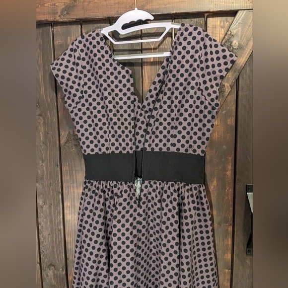Retrolicious Grey with black polkadot dress, Size L - Picture 3 of 8